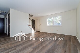 6319 Taylorsville Rd in Dayton, OH - Building Photo - Building Photo