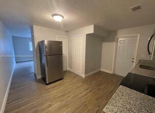 504 N Rosland Dr in Kissimmee, FL - Building Photo - Building Photo