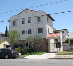 13112 Roselle Ave in Hawthorne, CA - Building Photo - Building Photo