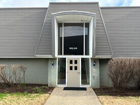 805 La Fontenay Ct in Louisville, KY - Building Photo