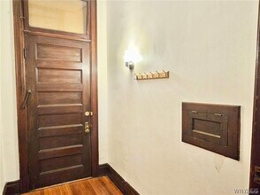 242 Bryant St in Buffalo, NY - Building Photo - Building Photo