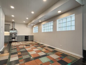160 W Burton Pl in Chicago, IL - Foto de edificio - Building Photo