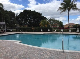 815 Vista Meadows Dr in Weston, FL - Building Photo