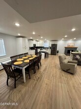 8701 Grover Dr in El Paso, TX - Building Photo - Building Photo