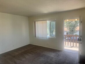 251 16th Pl in Costa Mesa, CA - Building Photo - Building Photo