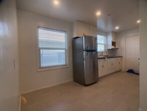 404 Spruce Ave in South San Francisco, CA - Building Photo - Building Photo