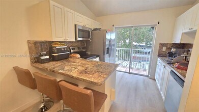 7911 SW 152nd Ave in Miami, FL - Building Photo - Building Photo