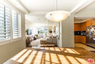 1751 Appian Wy in Santa Monica, CA - Building Photo - Building Photo