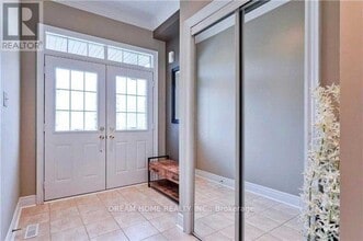 30 White Beach Crescent in Vaughan, ON - Building Photo - Building Photo