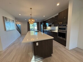 1650 Pomona Ave in Costa Mesa, CA - Building Photo - Building Photo