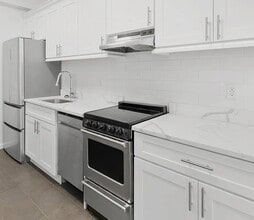 126 Elizabeth St in New York, NY - Building Photo - Building Photo