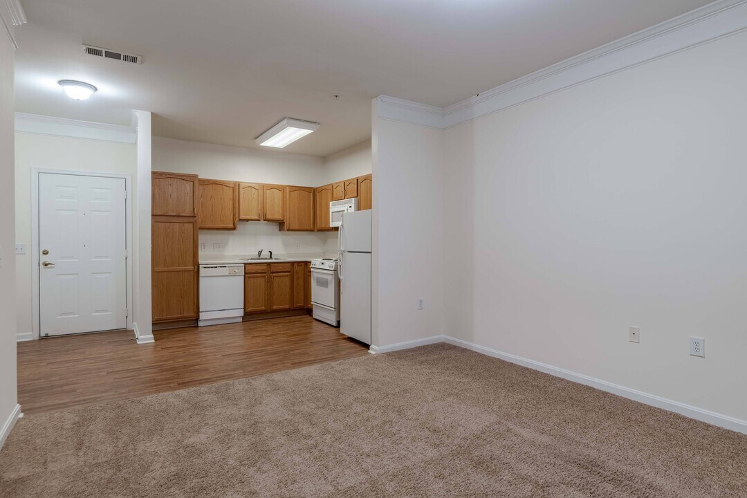 Park Place Senior in Manassas Park, VA - Building Photo