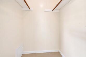 12726 Westella Dr in Houston, TX - Building Photo - Building Photo