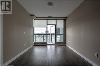 100 Garment St in Kitchener, ON - Building Photo - Building Photo