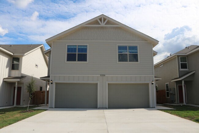 property at 10306 Lynwood Vlg