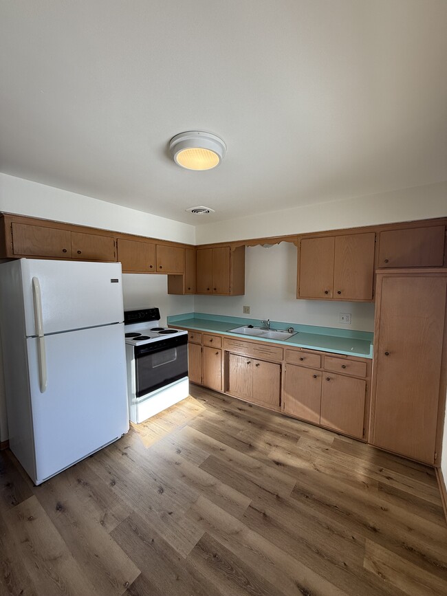 7319 W Tripoli Ave, Unit 2 in Milwaukee, WI - Building Photo - Building Photo