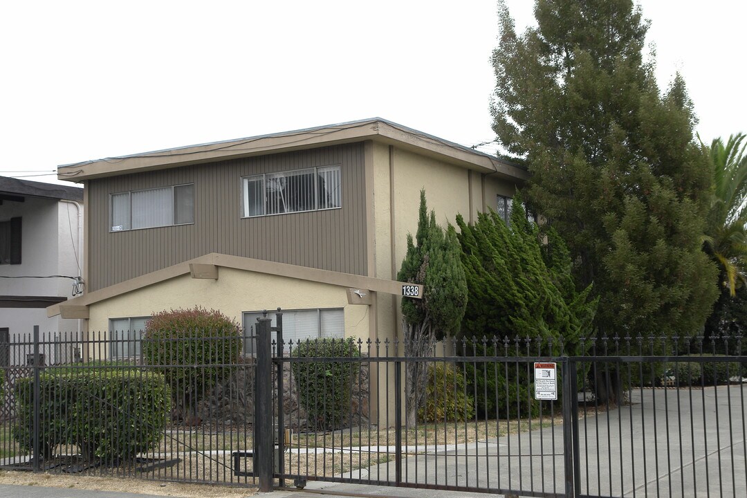 1338 82nd Ave in Oakland, CA - Building Photo