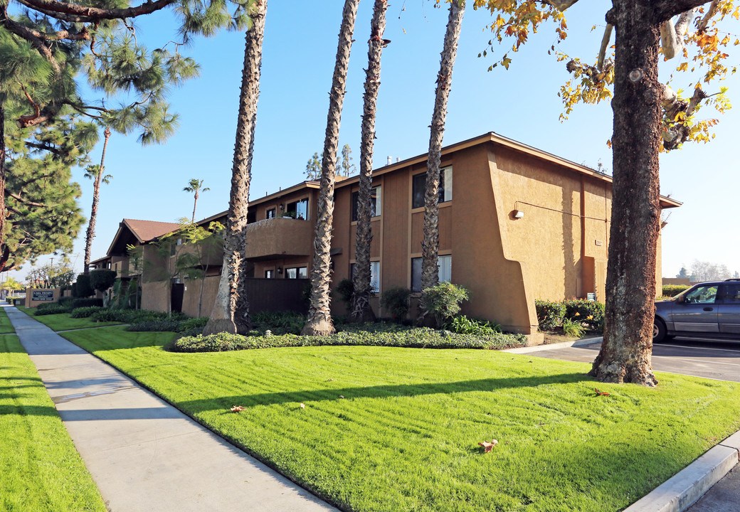 Casa Tiempo Apartments in Westminster, CA - Foto de edificio