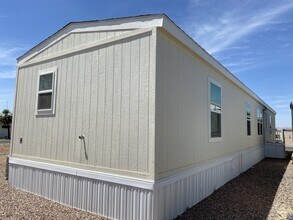 2060 N Center St in Mesa, AZ - Building Photo - Building Photo