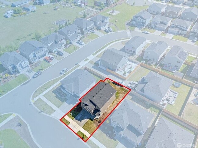 9206 Conine St SE in Yelm, WA - Foto de edificio - Building Photo