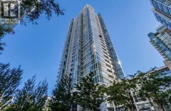 193 Aquarius Mews in Vancouver, BC - Building Photo - Building Photo