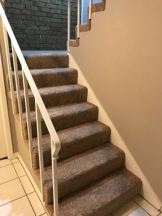 property at 2714 Creekwood Ct