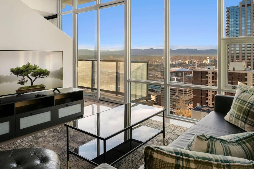 801 15th St in Denver, CO - Building Photo