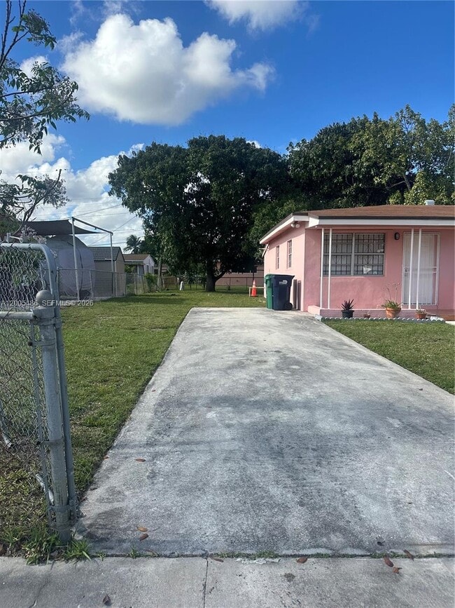 3501 NW 171 Terrace in Miami Gardens, FL - Building Photo - Building Photo