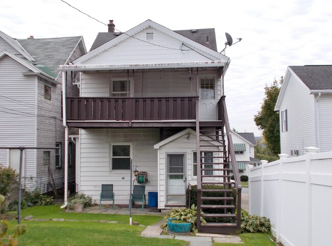 537 N Garfield Ave in Scranton, PA - Foto de edificio - Building Photo