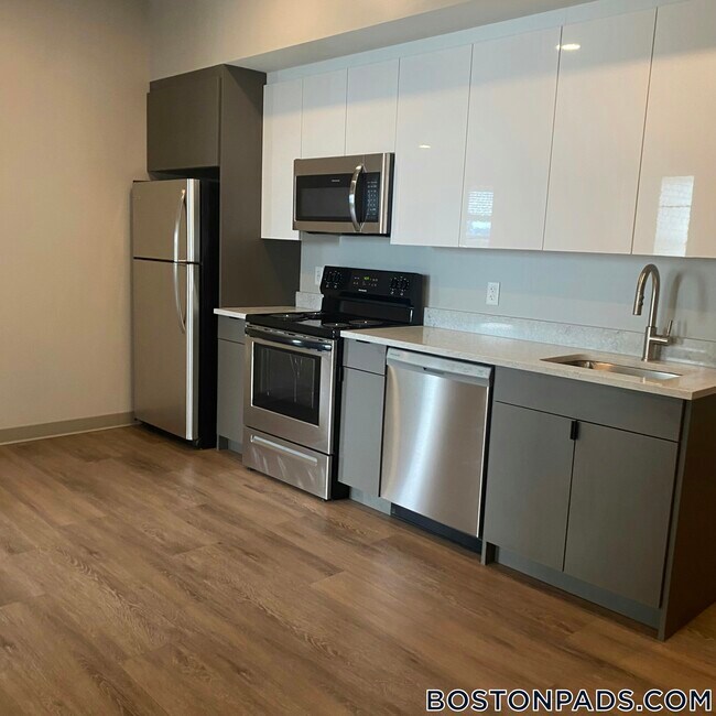 100 Hemenway St in Boston, MA - Building Photo - Building Photo