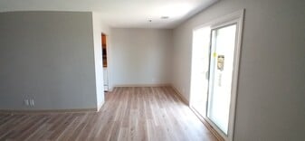 136 21st Ave SW, Unit 4