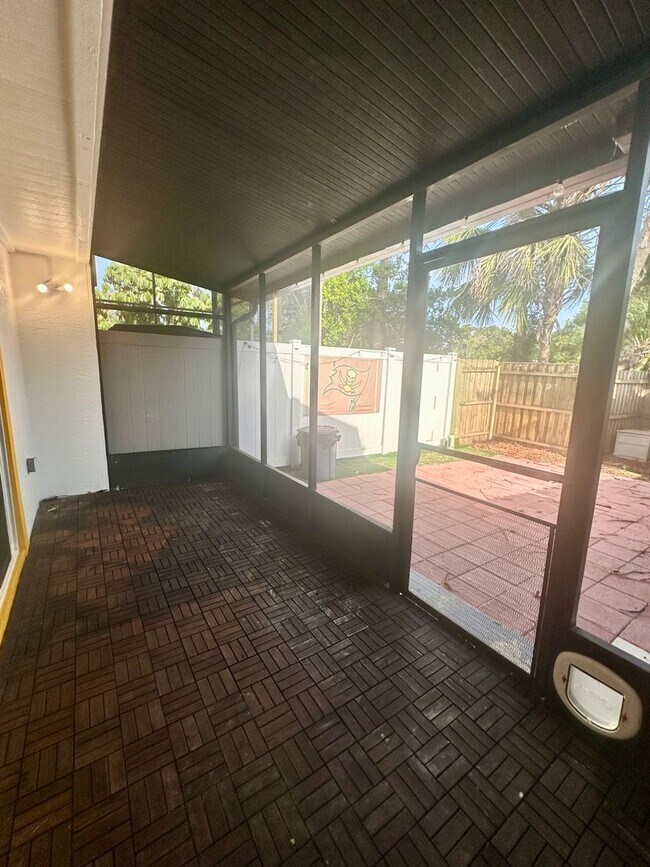 2930 S Pines Dr in Largo, FL - Building Photo - Building Photo