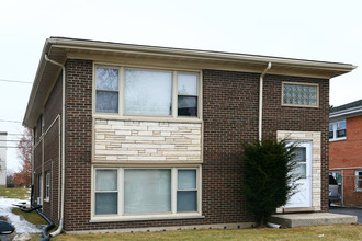 323 S Hale St in Addison, IL - Building Photo - Building Photo