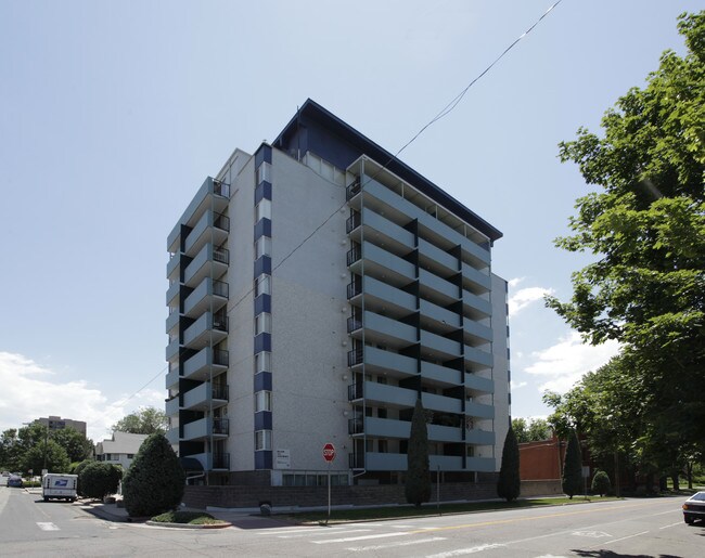 William Tell Apartments for Senior Living in Denver, CO - Foto de edificio - Building Photo