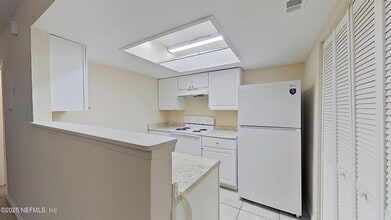 1230 Mayport Landing Cir in Atlantic Beach, FL - Building Photo - Building Photo