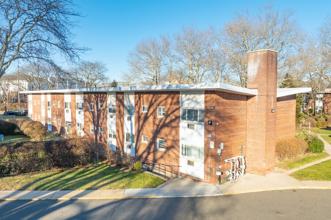 The Hempstead Gardens in West Hempstead, NY - Foto de edificio