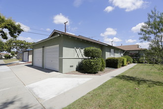 2047 W Juno Pl in Anaheim, CA - Building Photo - Building Photo