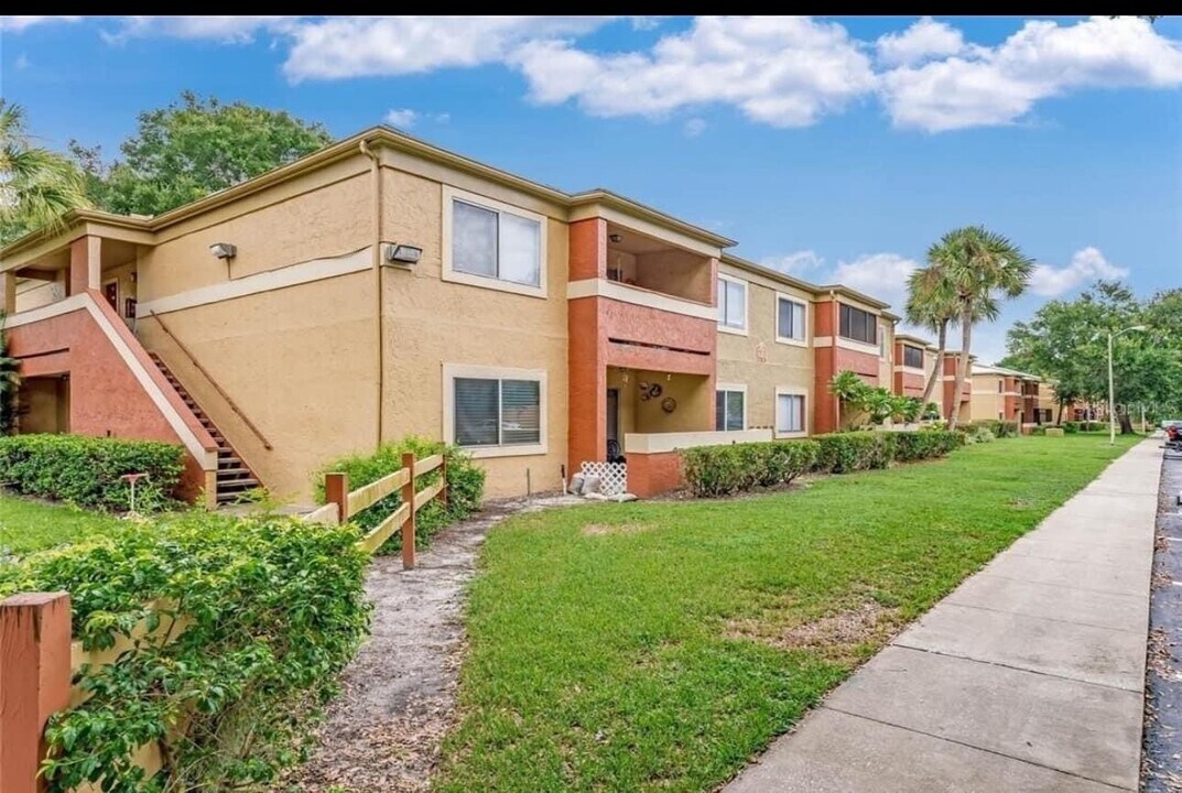 642 Kenwick Cir in Casselberry, FL - Building Photo
