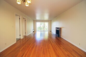 2343 SW Cedar St in Portland, OR - Building Photo - Building Photo