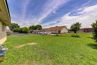 6930 S 67th Ave E-Unit -6930 in Tulsa, OK - Foto de edificio - Building Photo