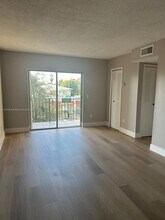 1051 SW 1st St in Miami, FL - Building Photo - Building Photo