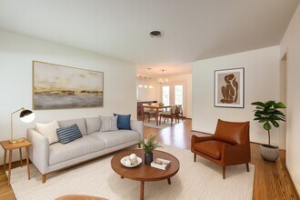 4538 Warm Springs Rd in Houston, TX - Foto de edificio - Building Photo