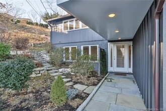 22 Dock Rd in Norwalk, CT - Building Photo - Building Photo