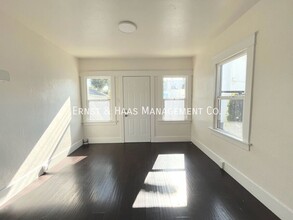 826 Magnolia Ave in Long Beach, CA - Building Photo - Building Photo