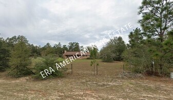 5806 Flamingo Rd in Crestview, FL - Building Photo