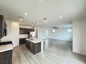 4226 Rancho Crossing St in Las Vegas, NV - Foto de edificio - Building Photo