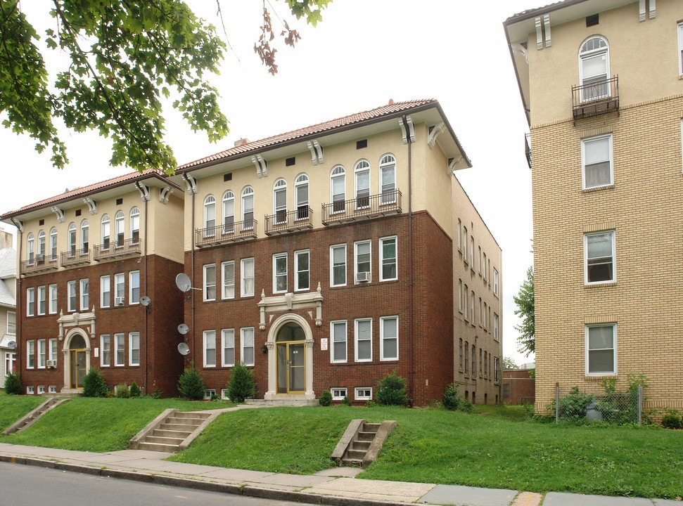 20-22 Gillett St in Hartford, CT - Building Photo