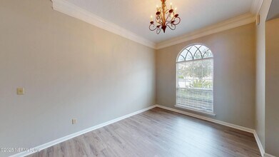 11861 Lake Fern Dr in Jacksonville, FL - Building Photo - Building Photo