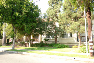 707 Raleigh St in Glendale, CA - Building Photo - Building Photo