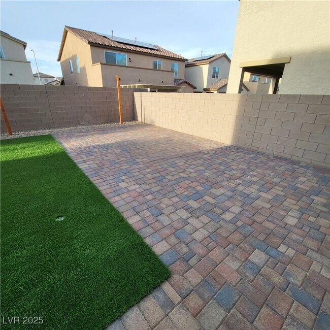 property at 4018 W Le Baron Ave